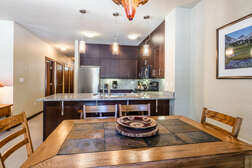 Fully Equipped Kitchen, Dining Table (6 top)