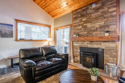 Living Room, Flat Screen TV, Fireplace(Pellet Stove)