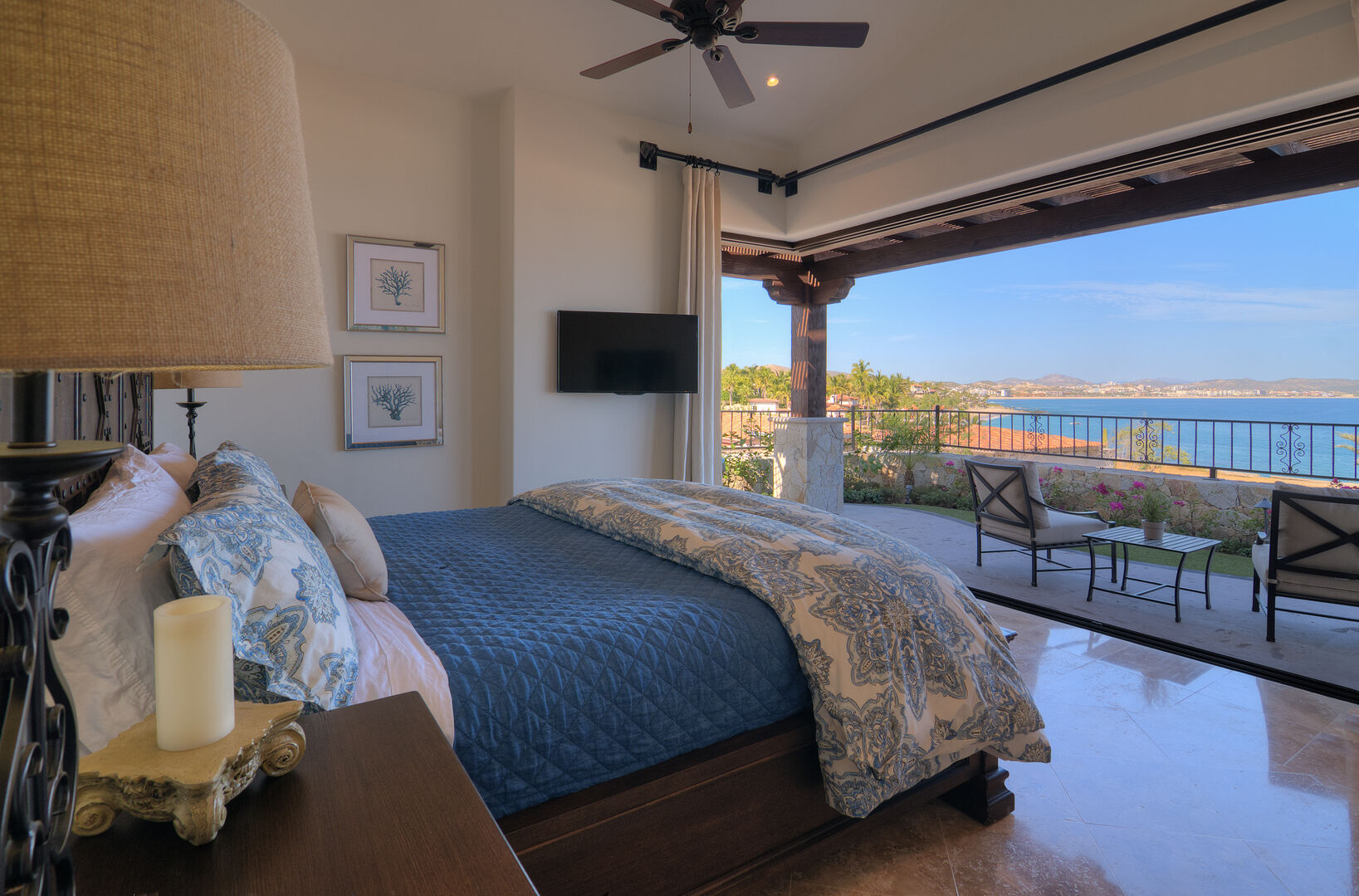 Bedroom with a View in Casa Bella Villa