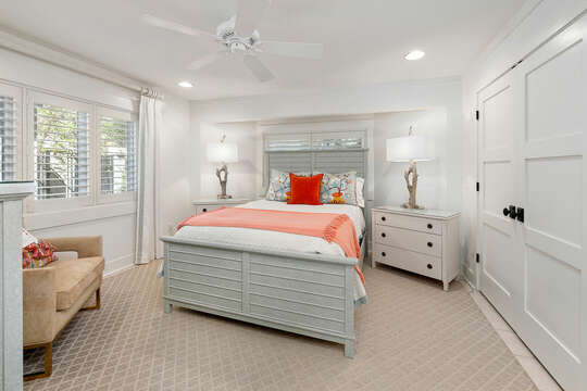 Guest Bedroom 6 with a Queen size bed