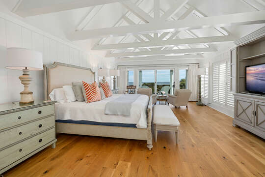 Large Master Suite with HD TV, private balcony with ocean views