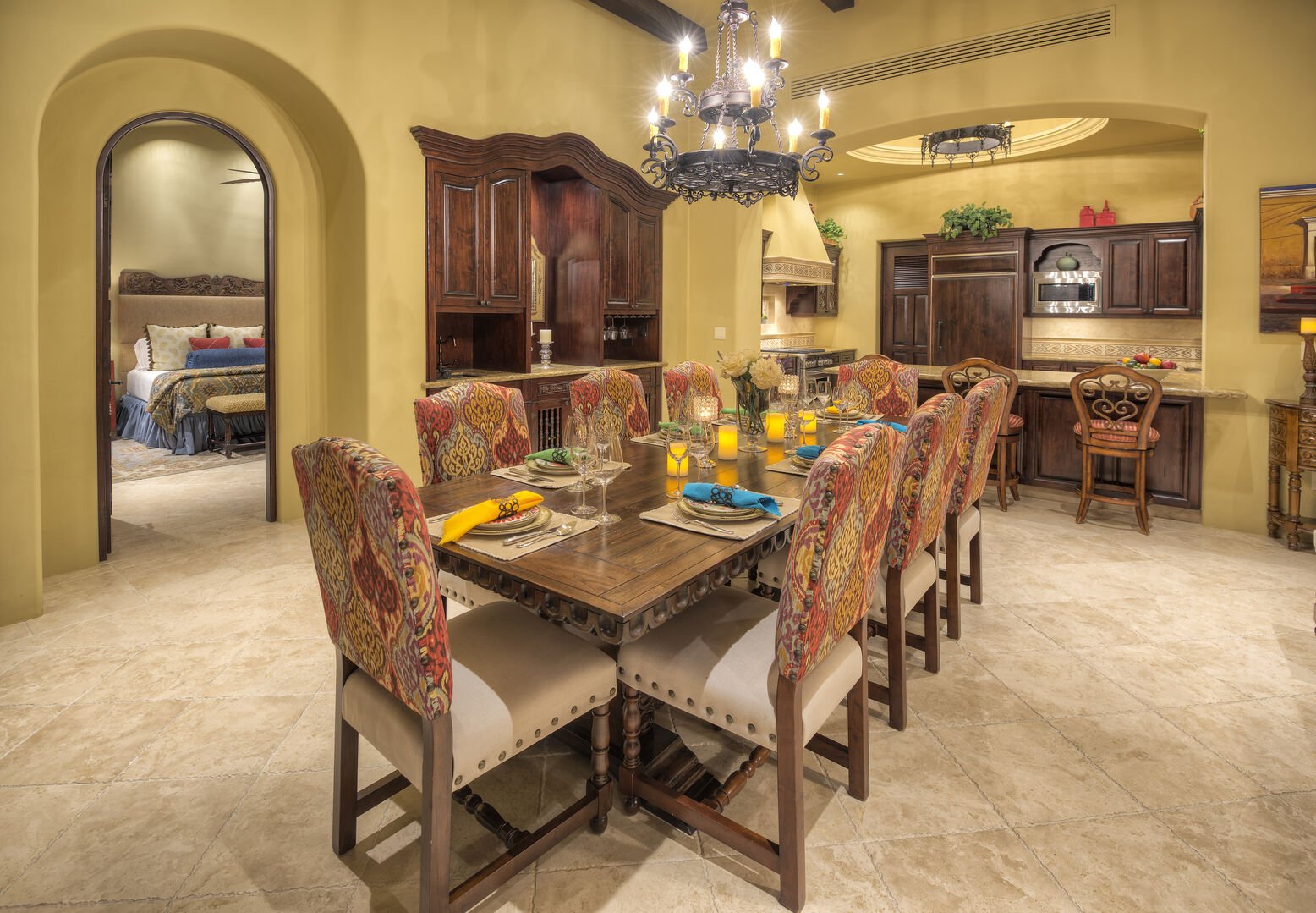 Dining room table and seating for eight at the Epiritu Casita 1