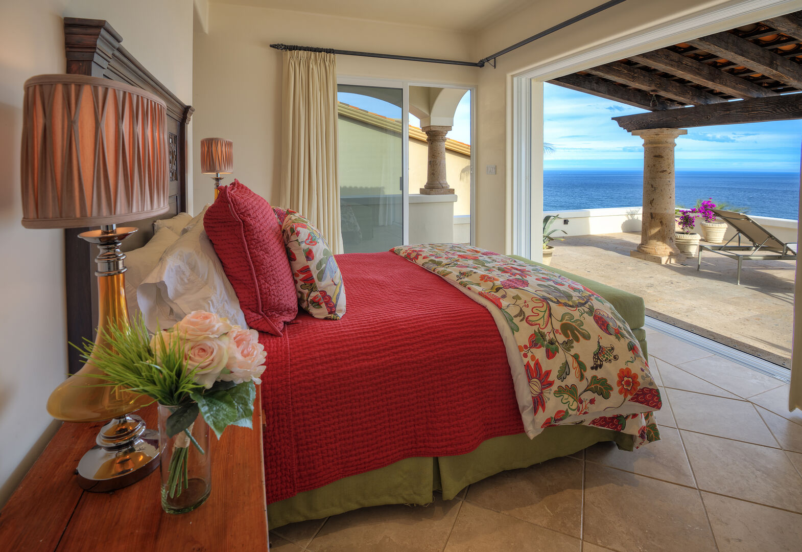 Bedroom with single bed and ocean view