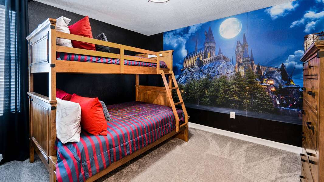 Twin / Double Bunk Bedroom 7
Upstairs
Harry Potter Theme