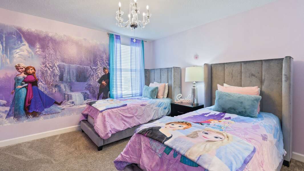 Two Twins Bedroom 6
Upstairs
Shared Bathroom
Frozen Theme