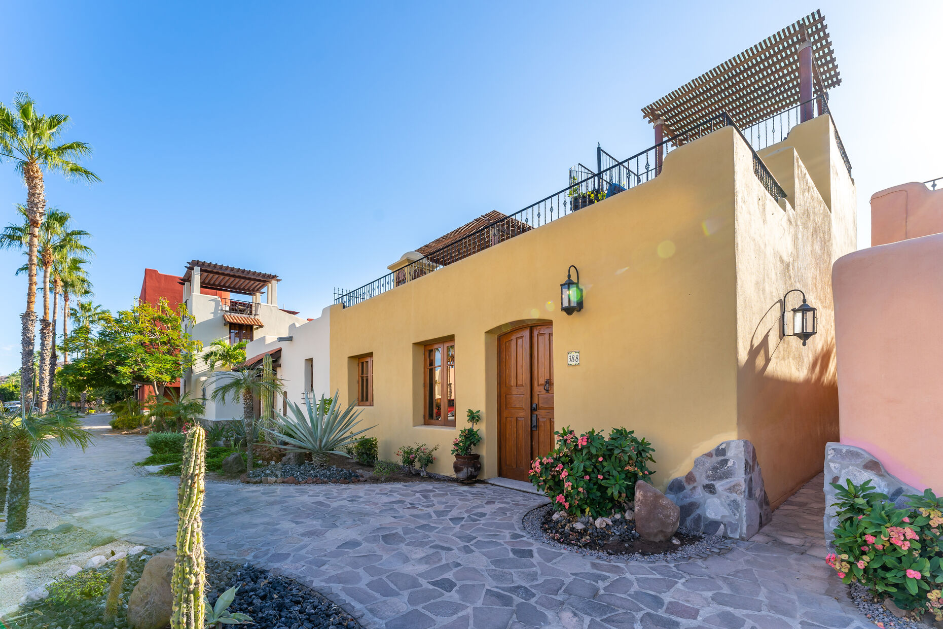 2 BD & 2 BR Casa. 2 minutes' walk to the community pool, restaurants, and the Beach of Loreto Bay