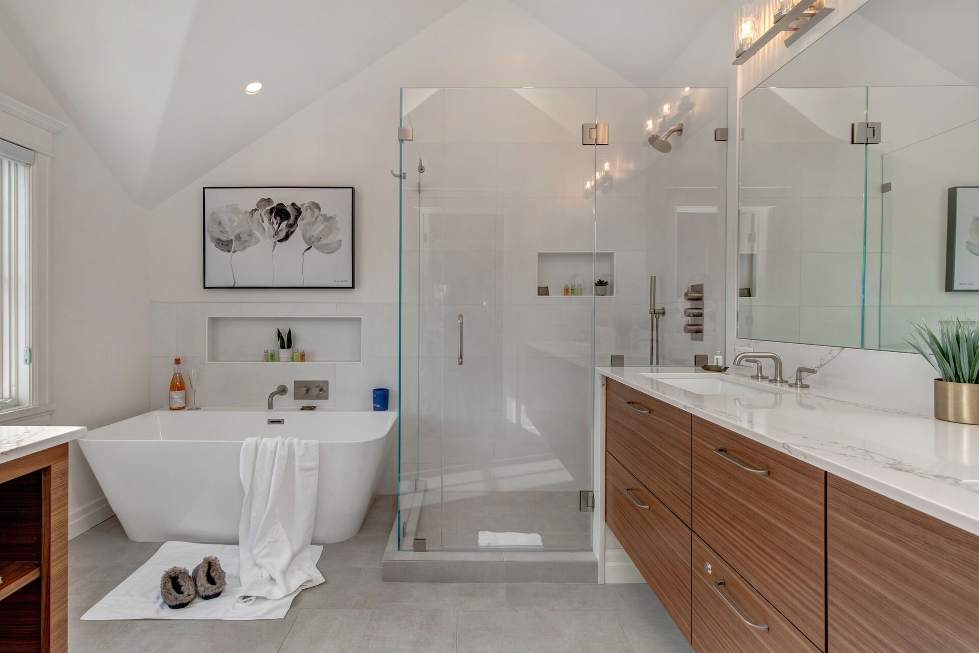 Master En Suite with an Oversized Shower and Soaking Tub