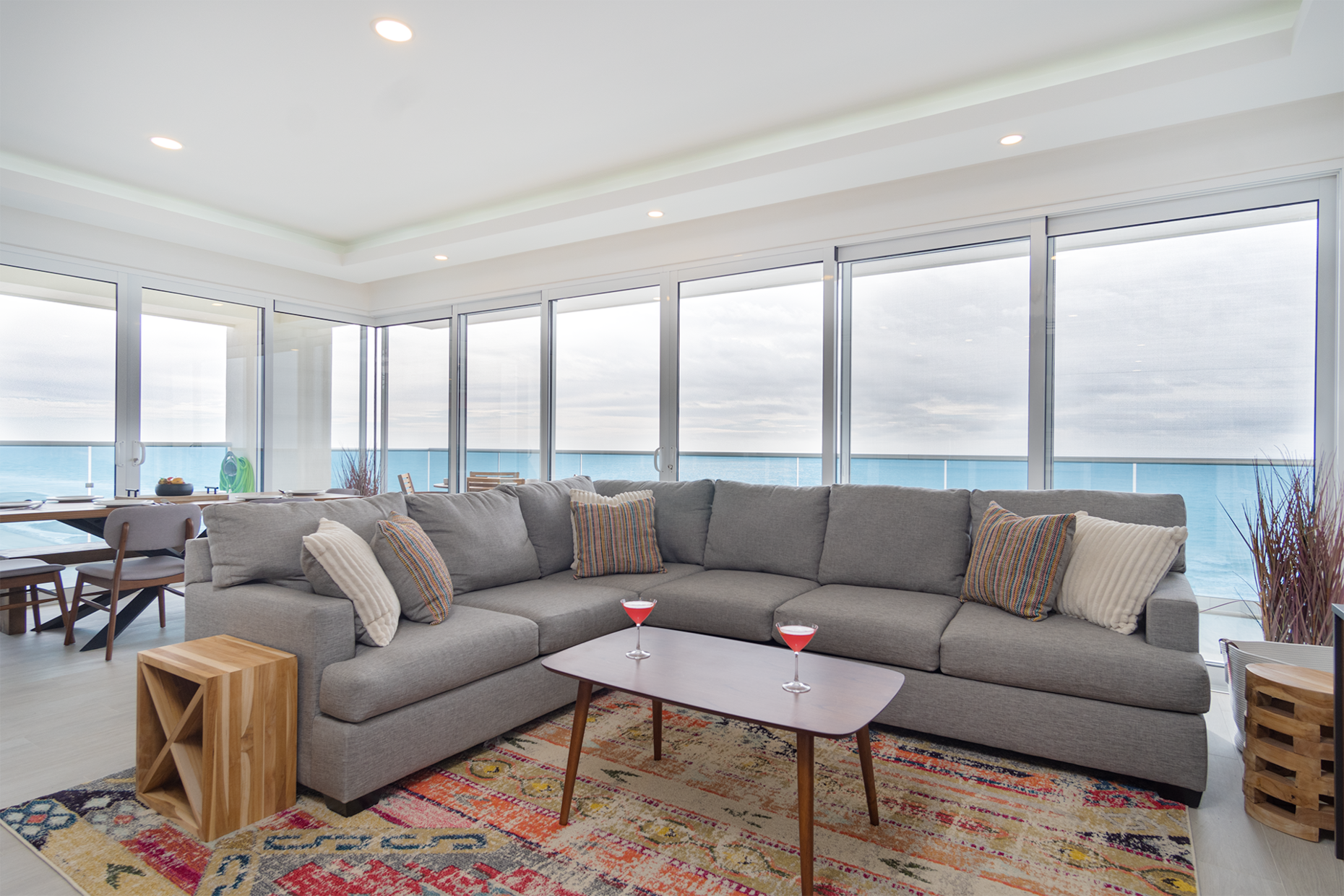 Living room and expansive views.