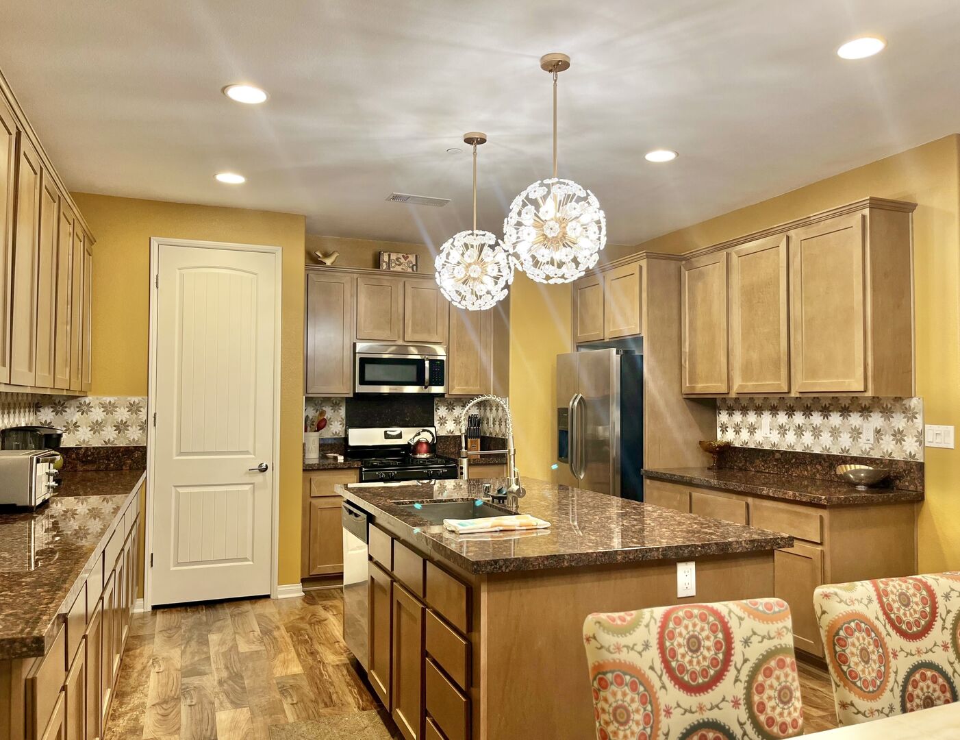 If you would like to arrive a fully equipped kitchen, ask about our concierge services.