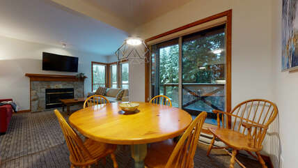 Open plan dining / kitchen for a social holiday setting