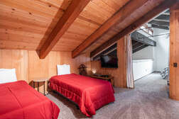 Loft, 4 Twin Beds, Flatscreen TV
