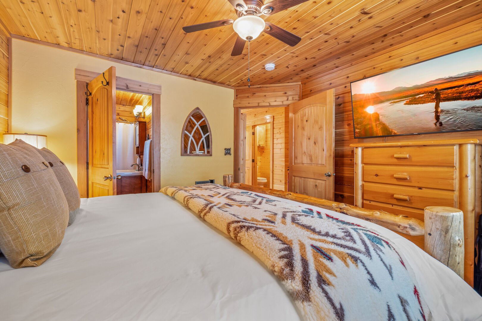 Mountain General ~ bedroom #2 w/ king sized bed and private ensuite bathroom