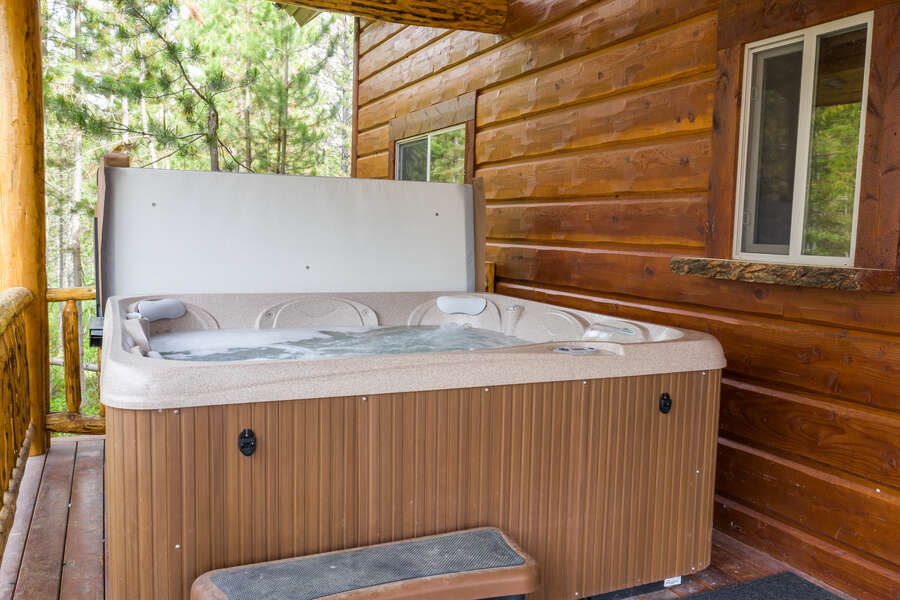 Mountain General ~ 6 person hot tub