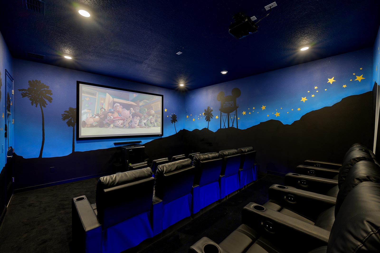 [amenities:theater-room:2] Theater Room