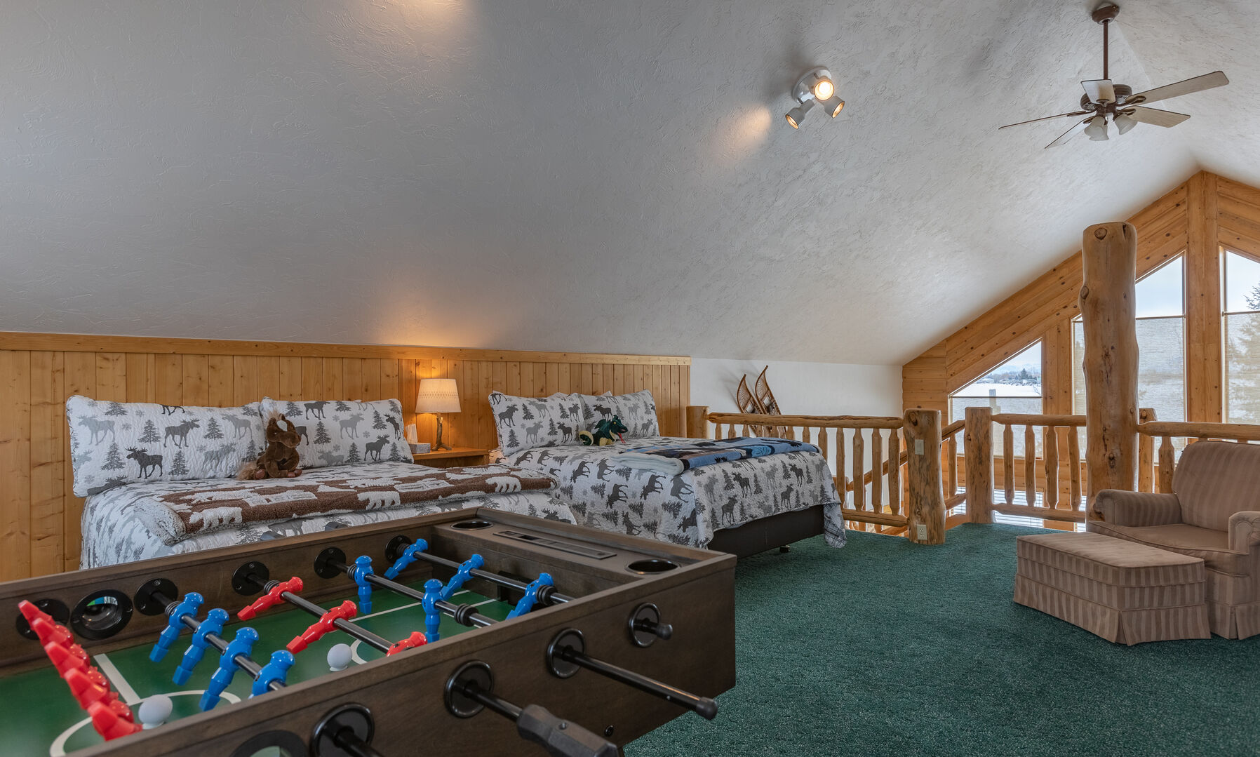 Chester Currents ~ loft w/ 3 queen beds, foosball table, & propane stove heater (considered bedroom #4)