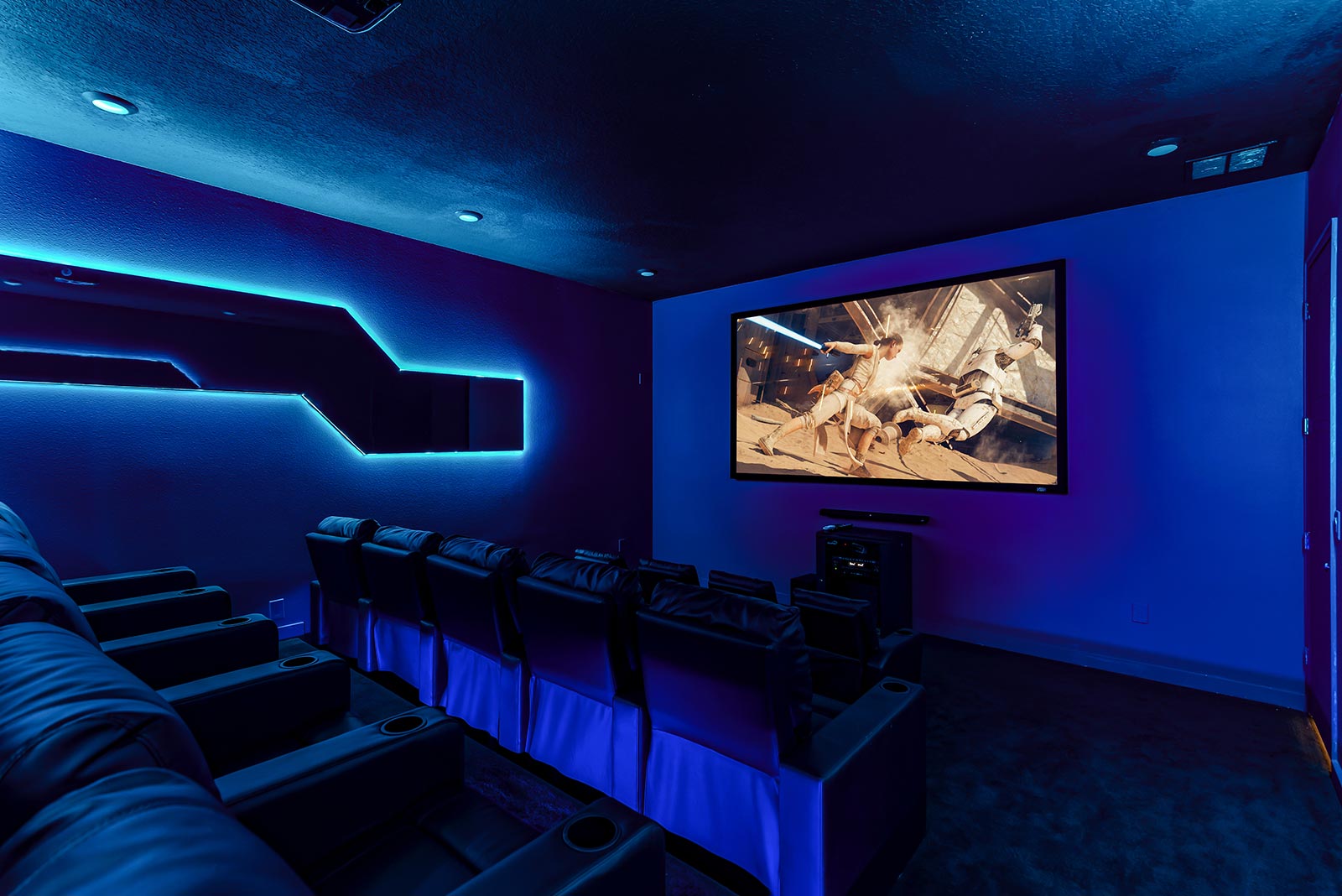 [amenities:theater-room:2] Theater Room