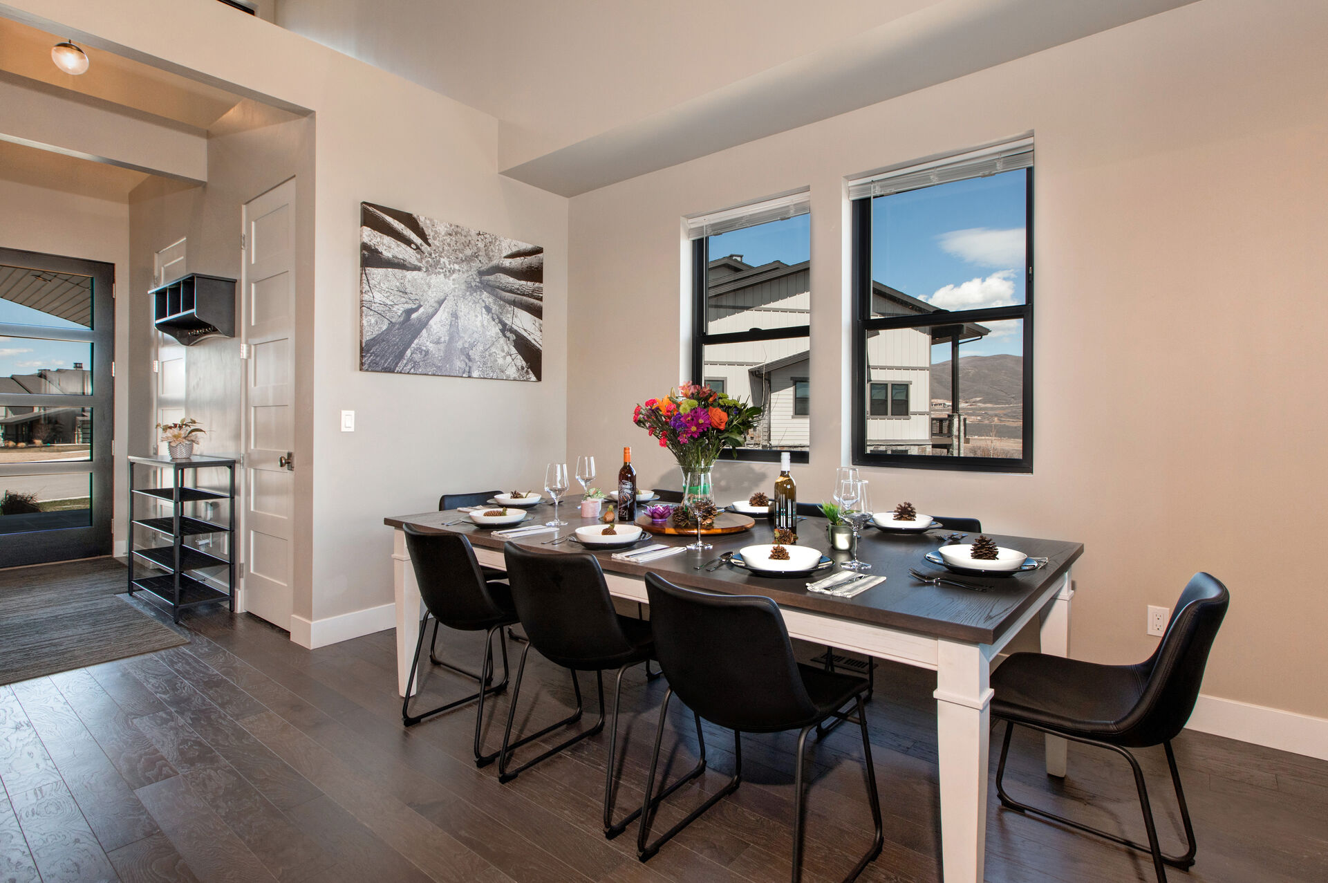 Dining Area with Seating for Eight