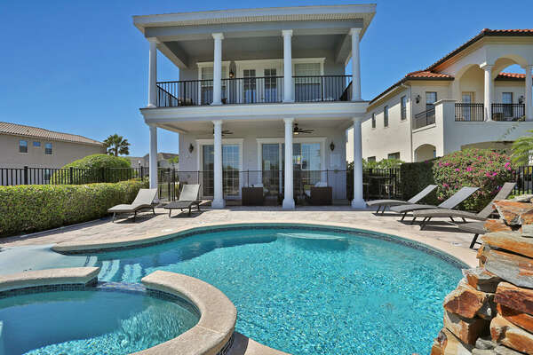 Splash into the water for a refreshing swim in the Florida sun or relax on one of the poolside sun loungers.