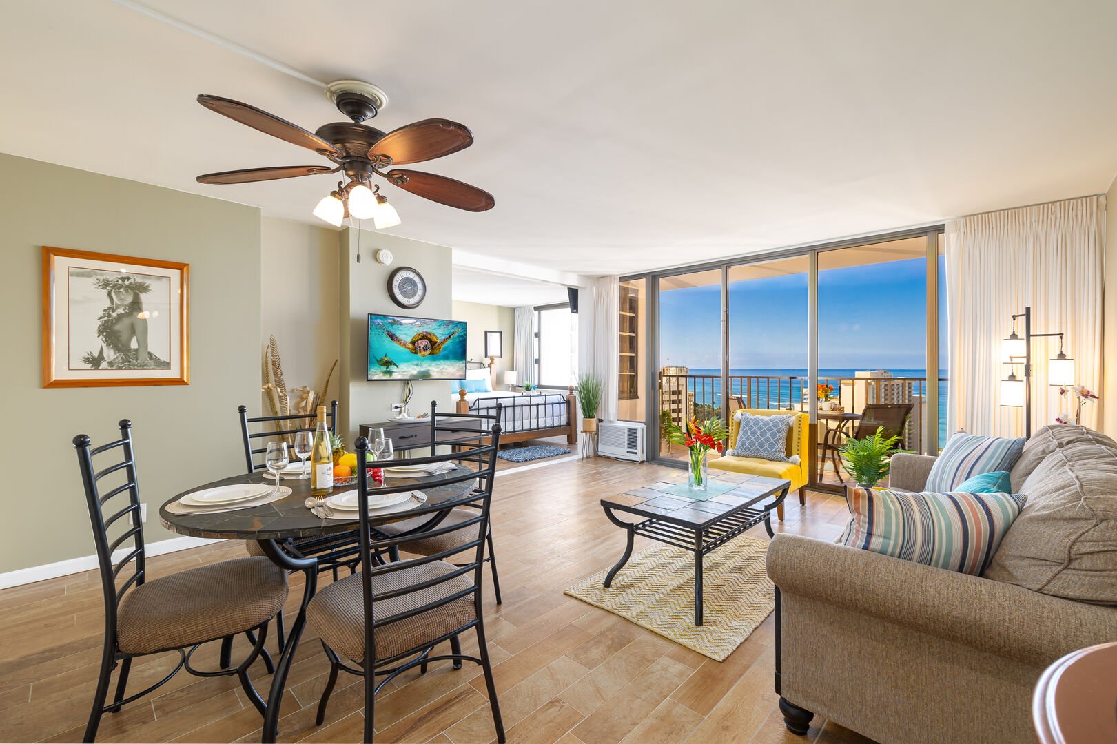 An overview of this beautiful condo with stunning ocean views.