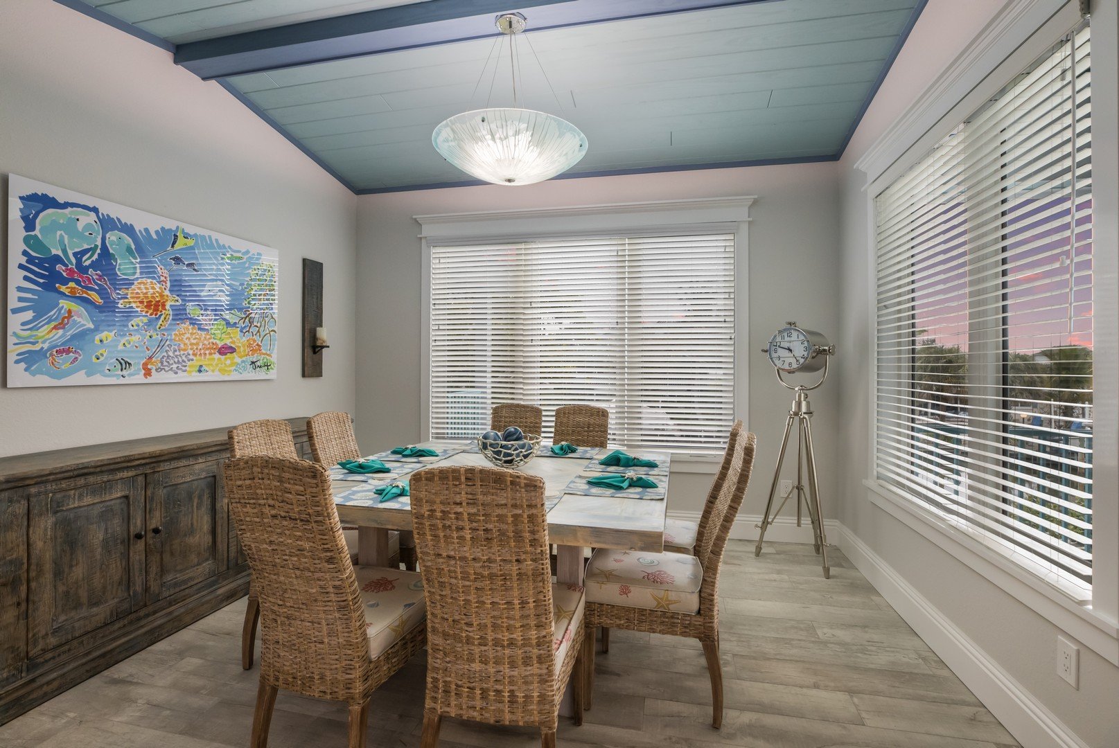 Snook Lookout - dining room area
