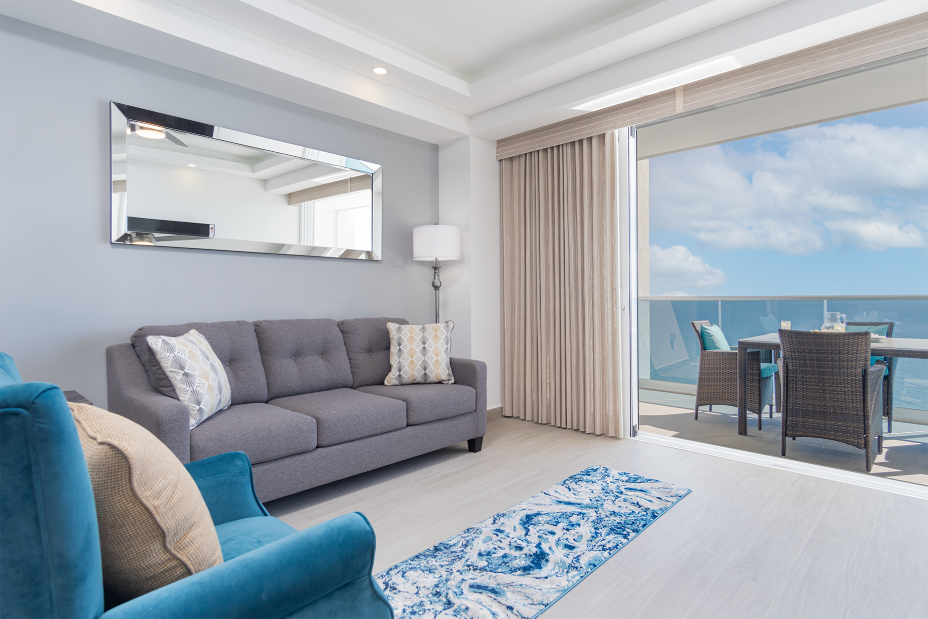Exceptional views, exceptional comfort in the living room.