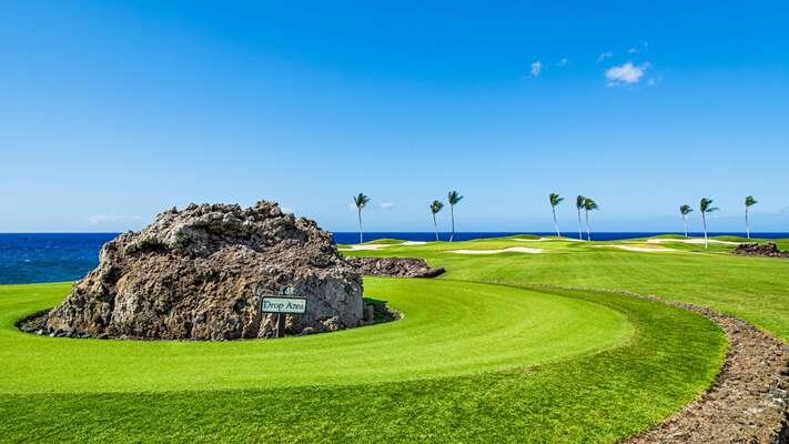 One of the most photographed holes at Mauna Lani South Golf Course