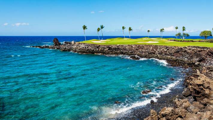 One of the most photographed holes at Mauna Lani South Golf Course