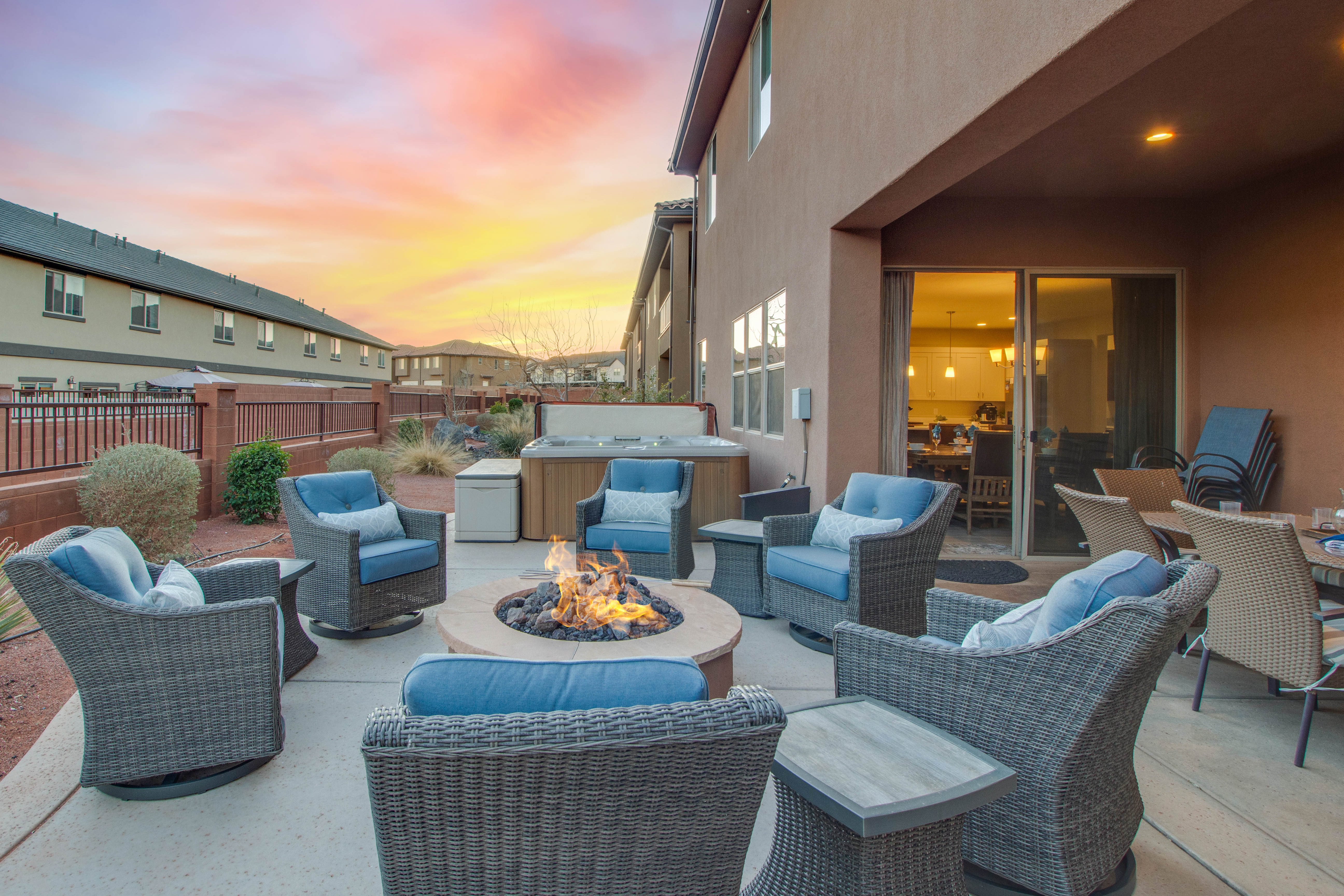 Paradise Village Resort 103| Resort View, Private Hot Tub, Short Walking distance to Resort