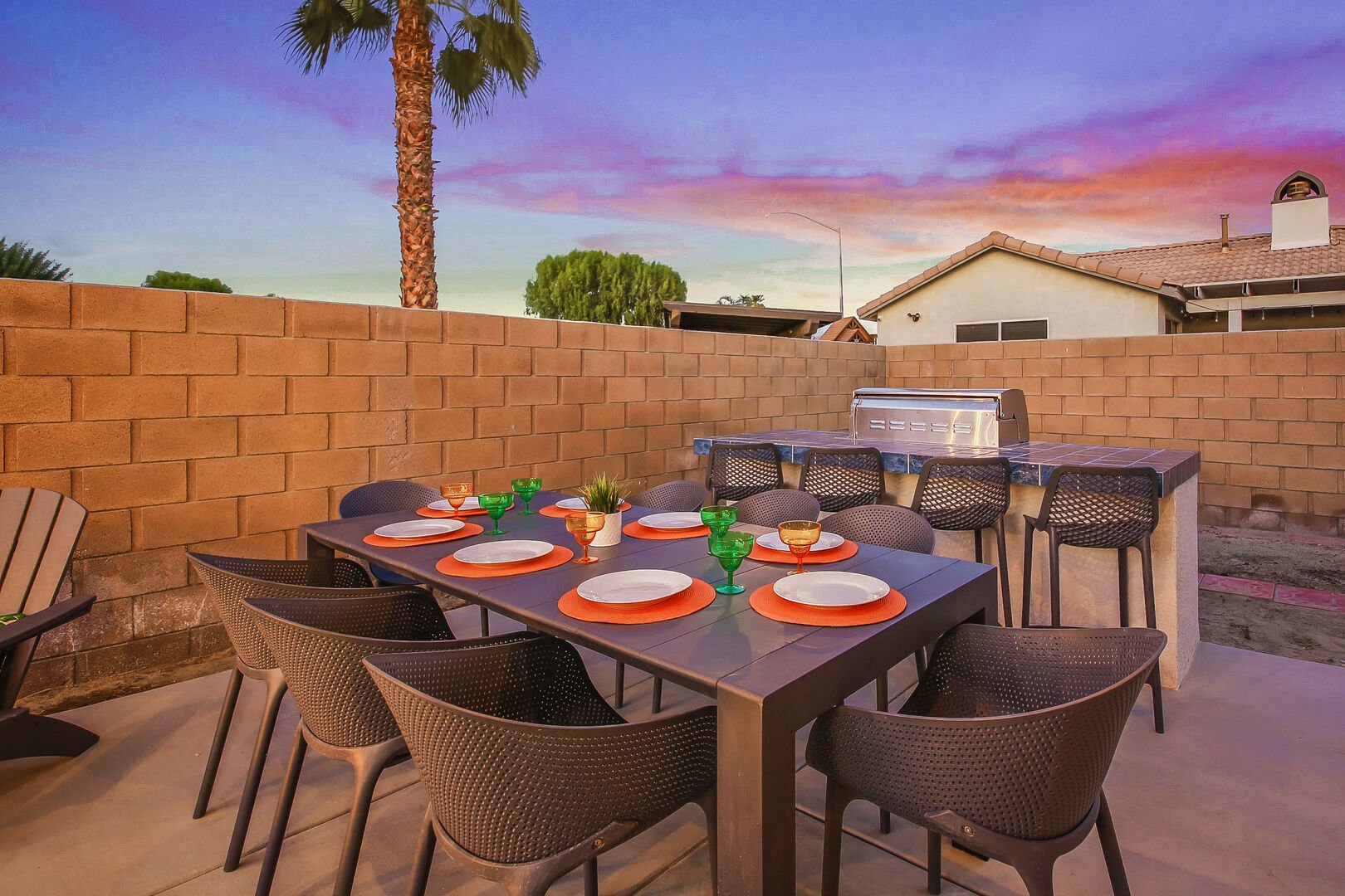 Seating for eight to ensure you and your guests will enjoy dinner al-fresco.