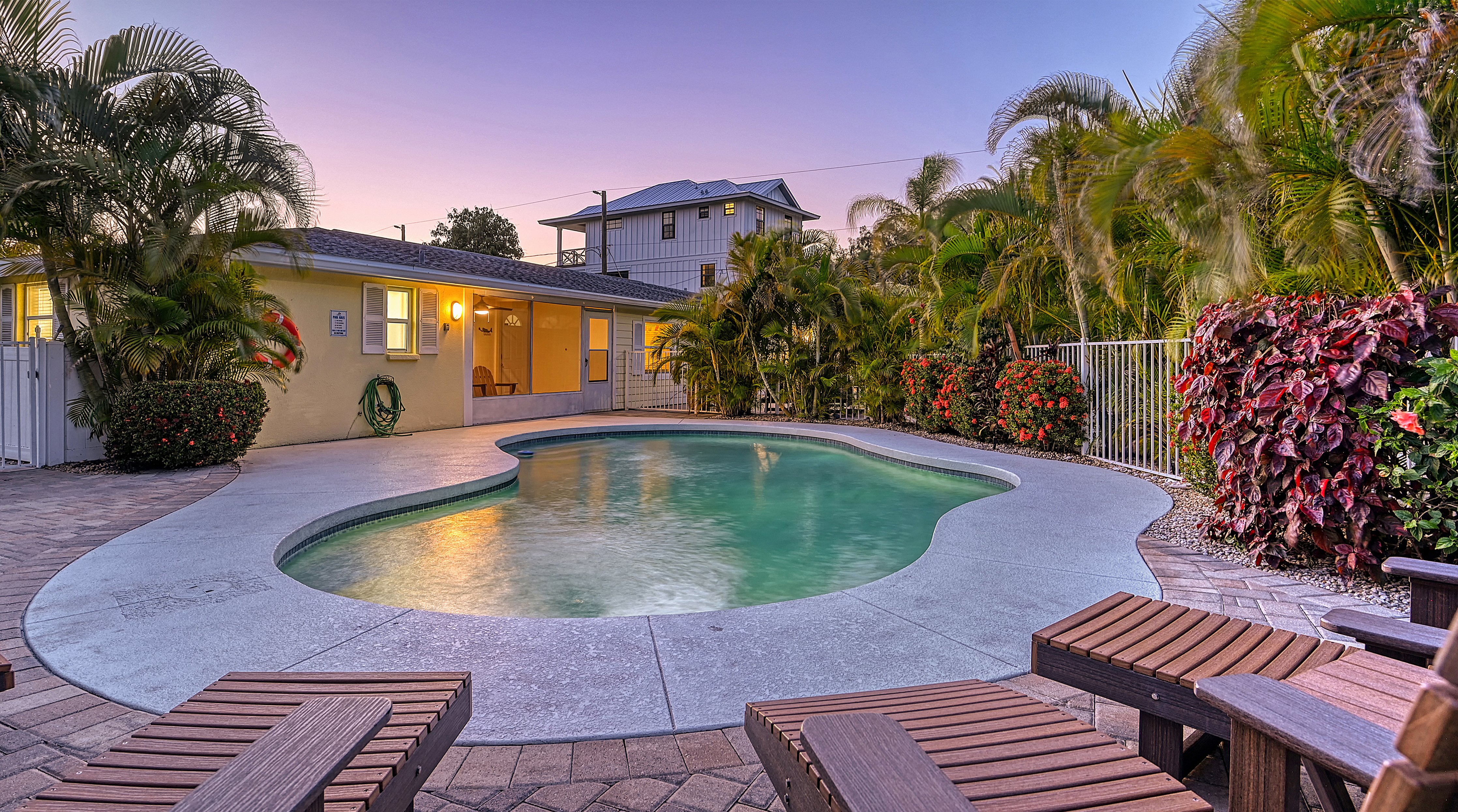 The Solaster | Pet Friendly Home on Siesta Key w/ 2 Heated Pools, Walk to Beach & South Village!