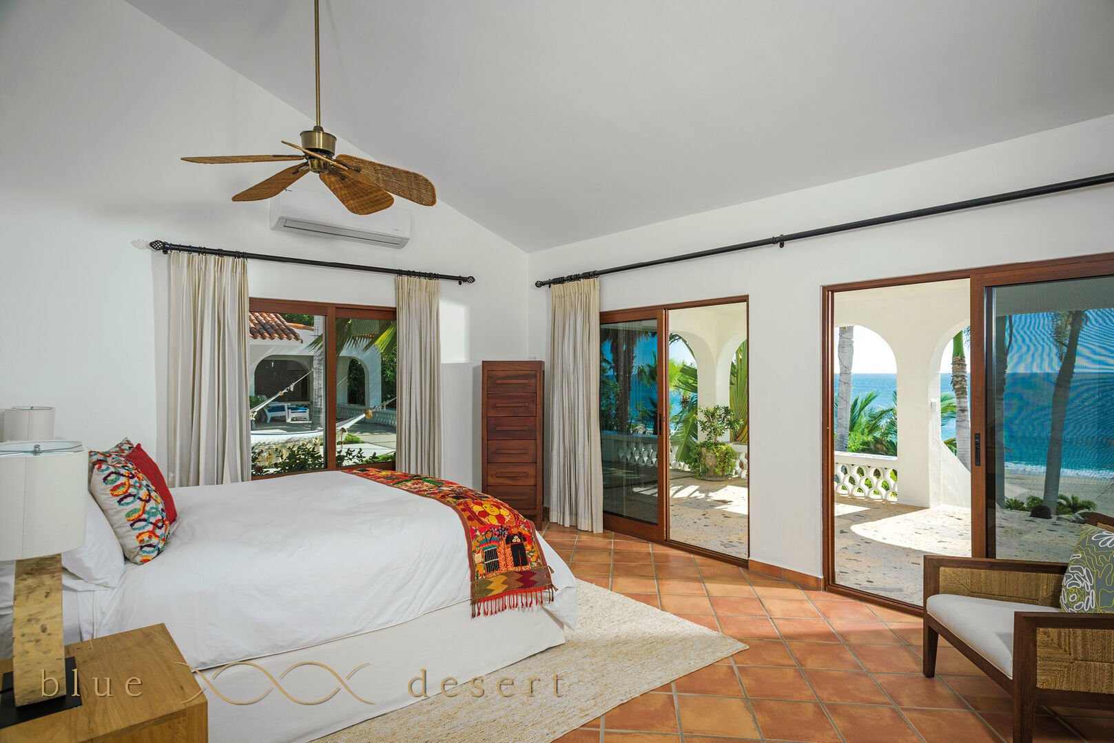 King Size bed with Ocean View and en-suite bedroom.