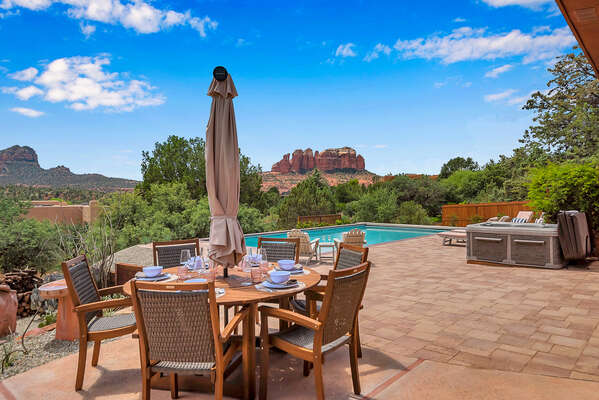 Enjoy a Meal Outside by the Pool!
