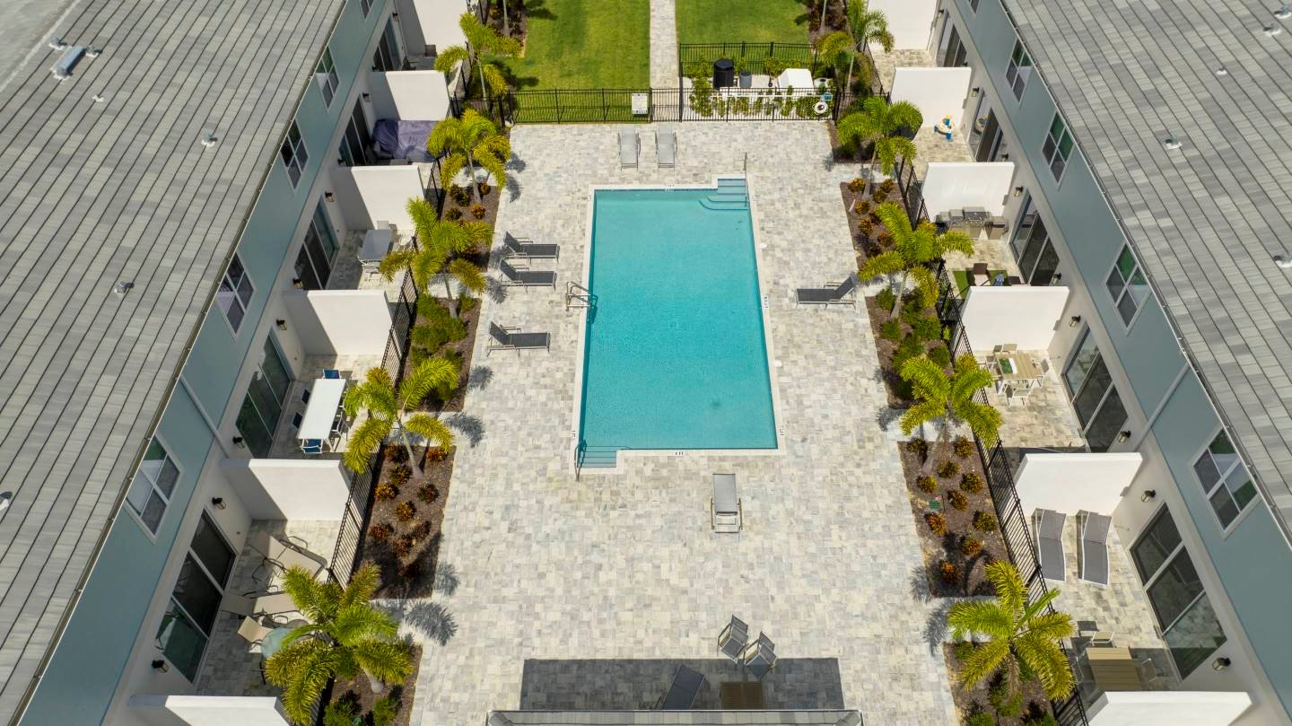 [amenities:resort-pool:3] Resort Pool