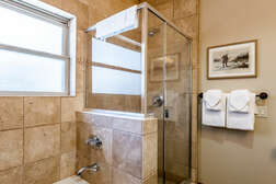 Master En-Suite Bathroom - Shower and Tub