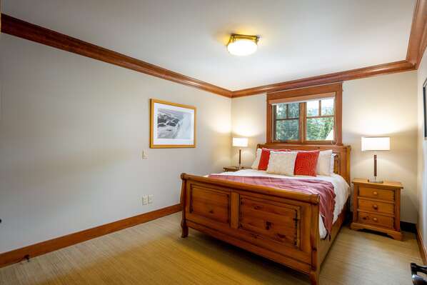 Upper Level - 2nd Bedroom With Queen Bed