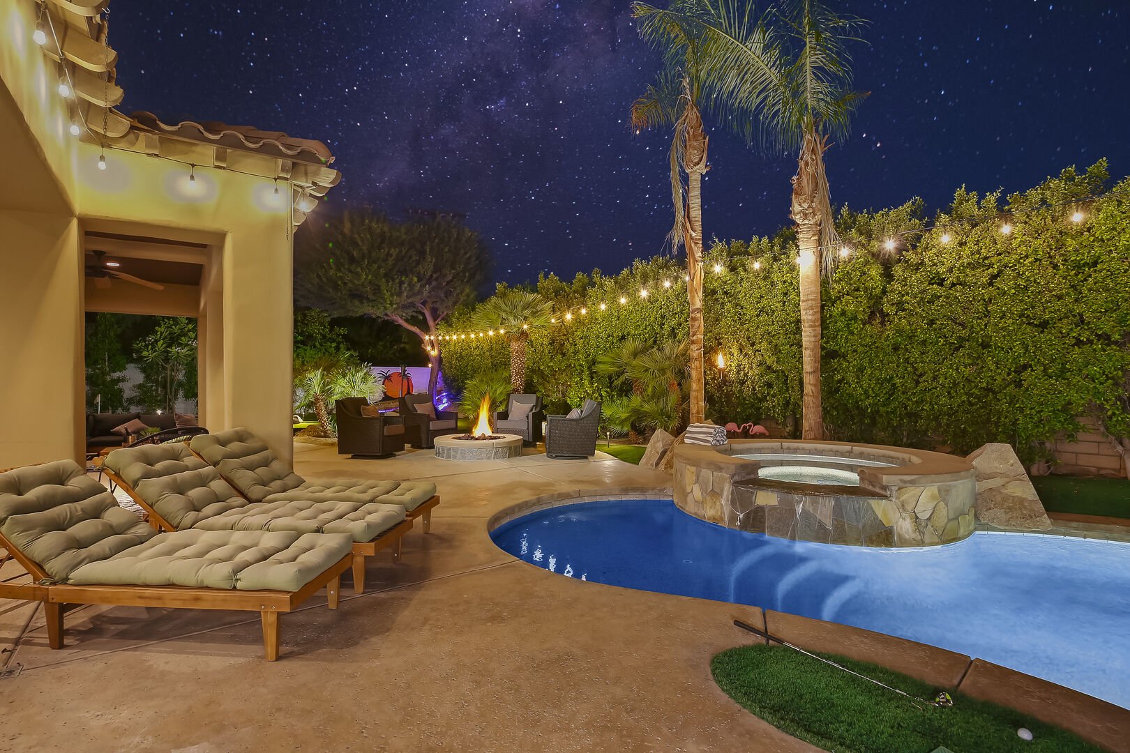 Outdoor patio lights and 15+ ft hedges provide both light by night and maximum privacy for you during your stay.