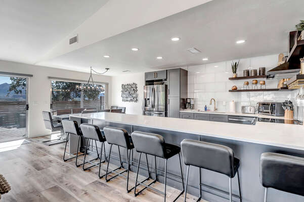 Open Kitchen Area Perfect for Gatherings!