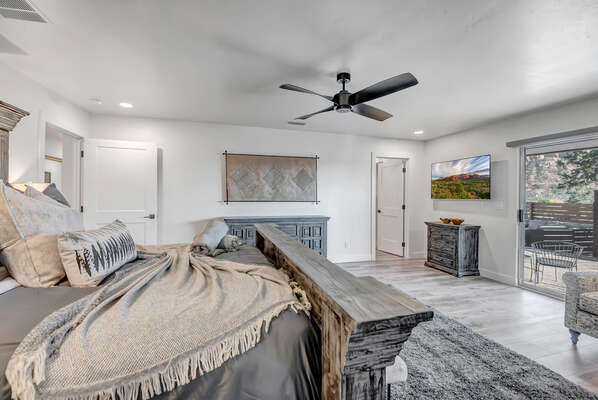 Master Bedroom with California King, 55
