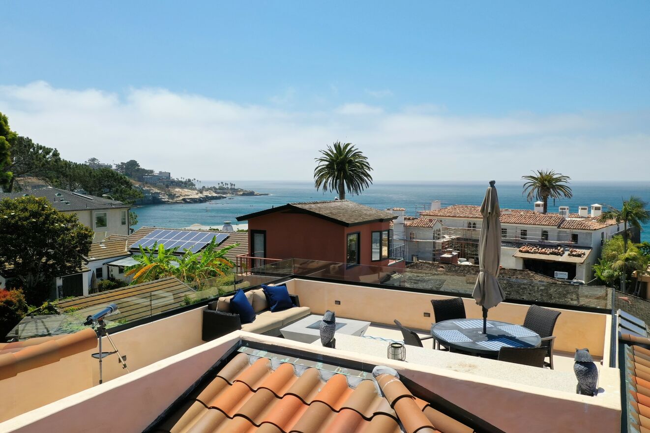 Spectacular view over La Jolla Cove from rooftop deck!