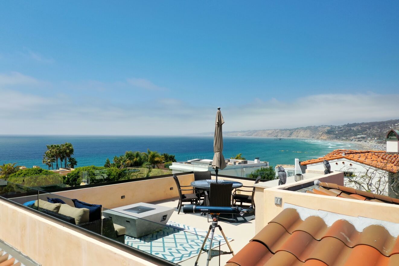 Spectacular view over La Jolla Shores from rooftop deck!
