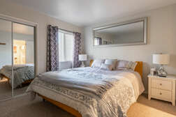Downstairs Master Bedroom - King Bed /  Flat Screen TV / Full Shared Bath - Shower & Tub