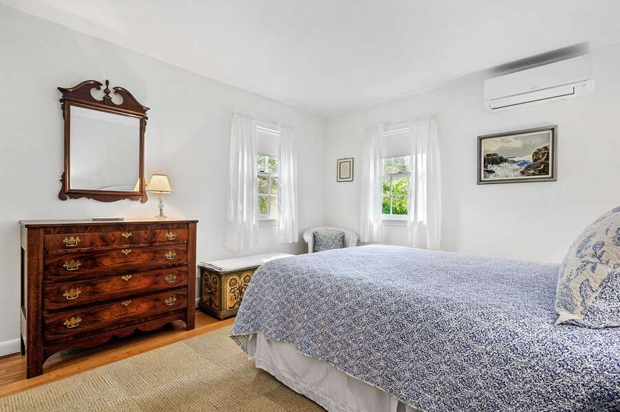Lovely sunny primary bedroom with dedicated AC - 94 Joshua Jethro Road Chatham Cape Cod - Cape Escape - NEVR