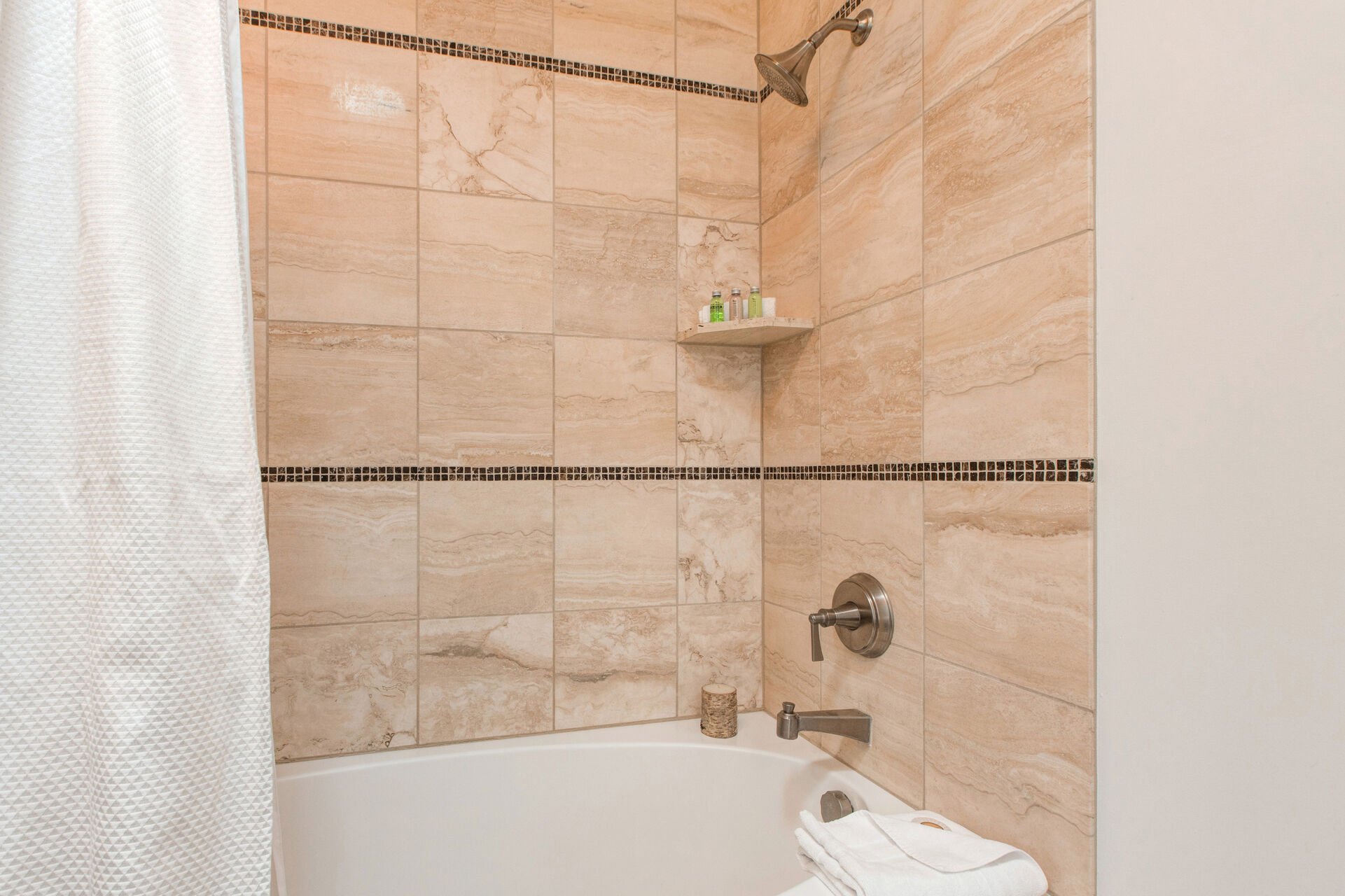 Upper Level Shared Bathroom with tub/shower combo