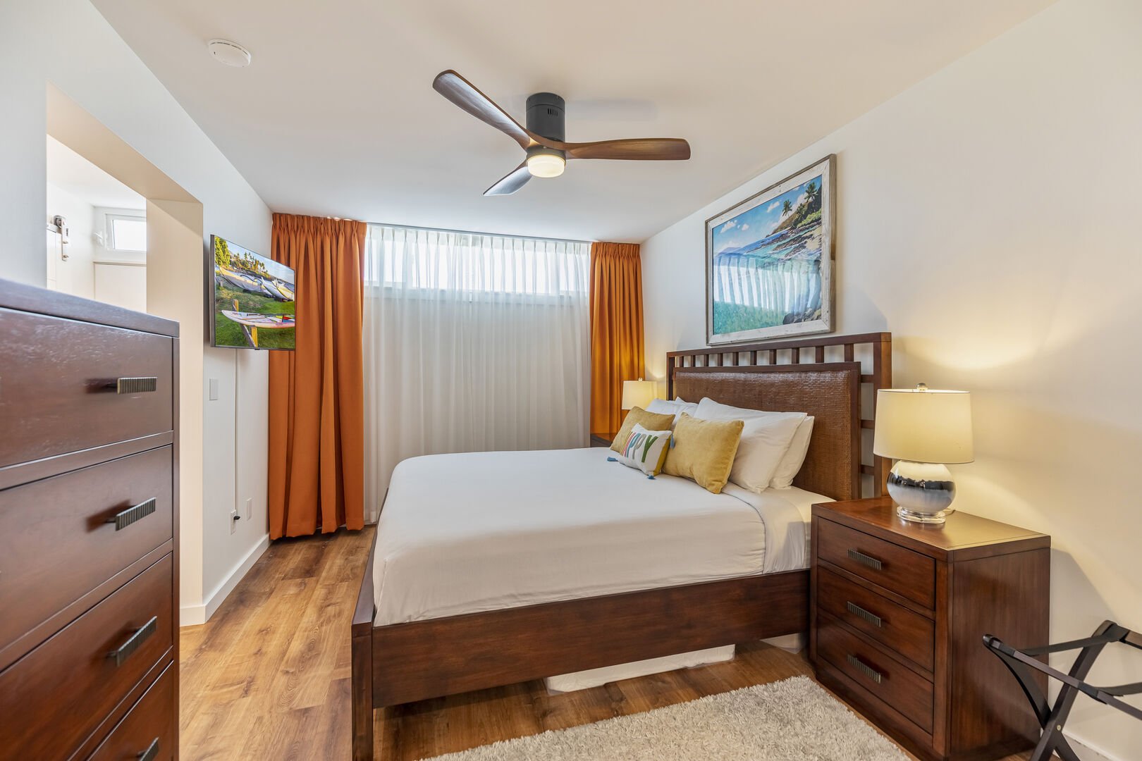 Master bedroom with split AC and ceiling fan