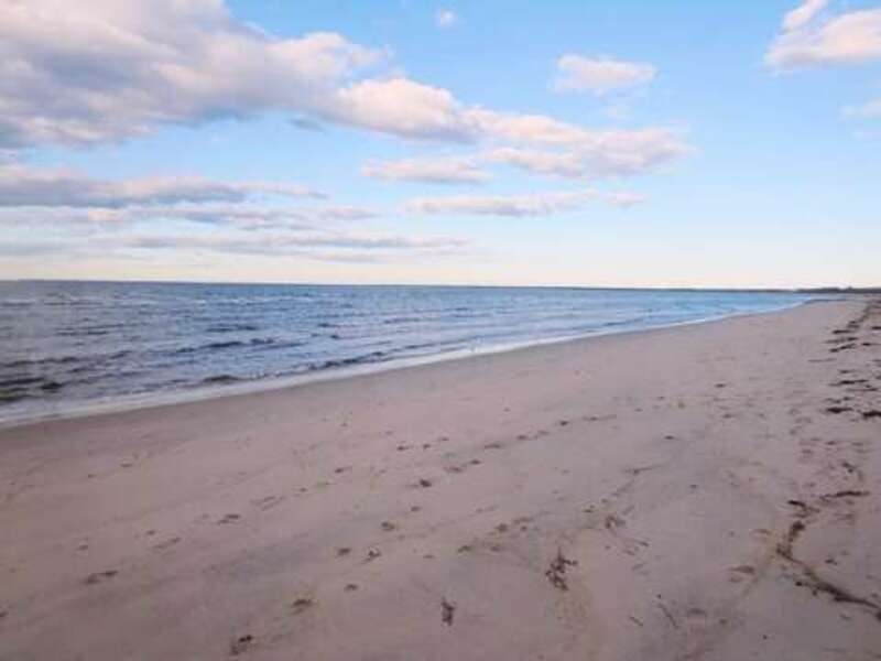 Bay beaches have smoother sand, smaller waves and incredible low tides - 671 Great Fields Rd Brewster Cape Cod - Beach Glass - New England Vacation Rentals