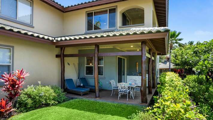 Private lanai with built in BBQ, dining area and cozy lounge chairs.