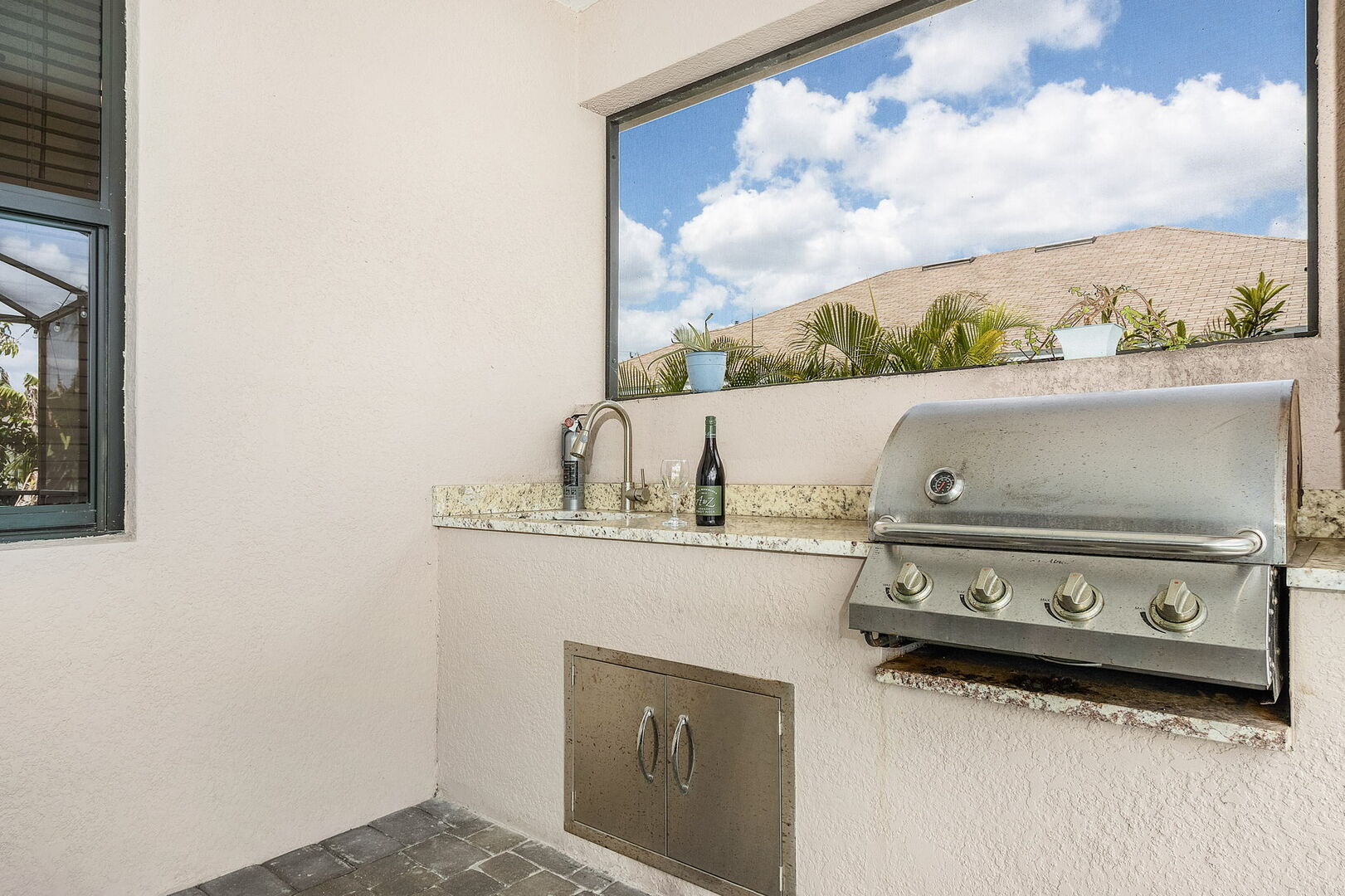 Outdoor kitchen at Vacation Rental in Cape Coral, Florida