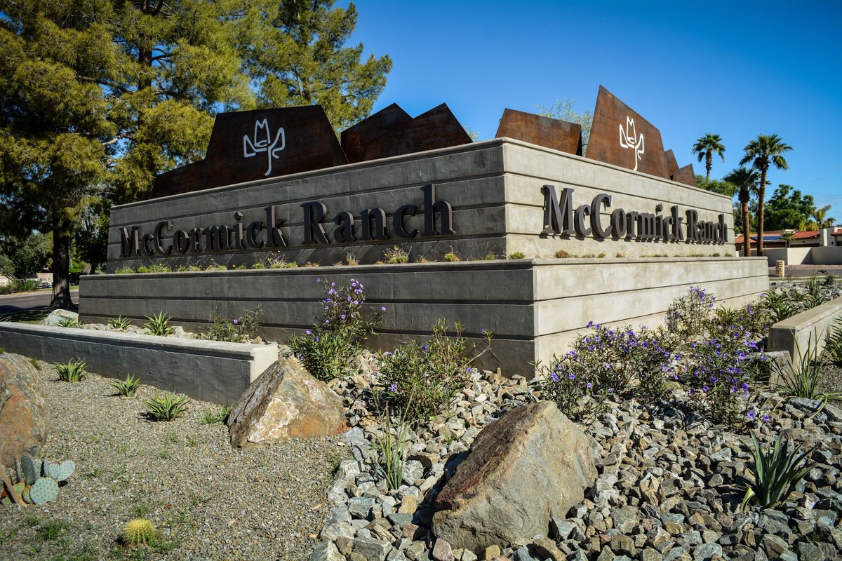 Welcome to McCormick Ranch centrally located in the middle of it all !