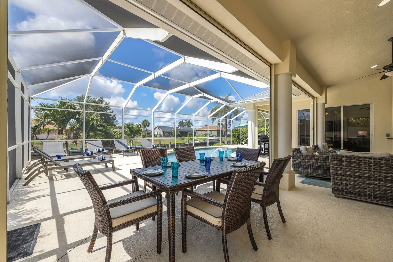Outdoor dining area Cape Coral FL