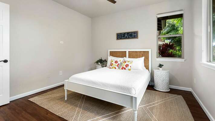 Crisp clean comfort, guest bedroom at Mauna Lani Fairways 101